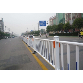 哈密地区市政道路护栏工程